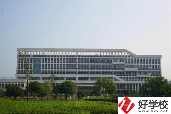 益陽(yáng)職業(yè)技術(shù)學(xué)院招收初中生嗎？辦學(xué)怎么樣？