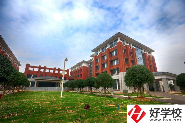 湖南藝術(shù)職業(yè)學院（中職部）教學樓