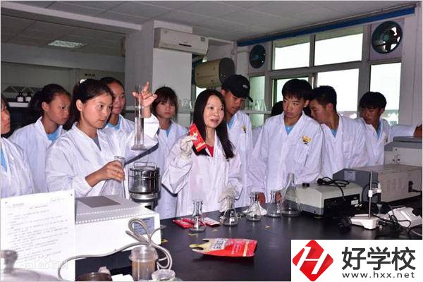 岳陽(yáng)有哪所中職學(xué)校有辣條專業(yè)？該專業(yè)學(xué)了有用嗎？