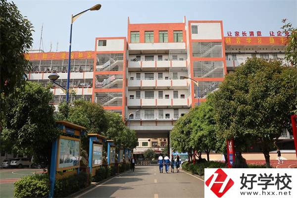 湖南育才技工學(xué)校怎么樣？是公辦學(xué)校嗎？