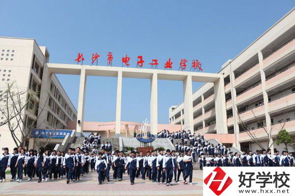 長沙可以學電子商務專業(yè)的中職學校有哪些？