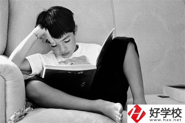 湖南初三男孩不想上學(xué)怎么辦？不參加中考還有書(shū)讀嗎？