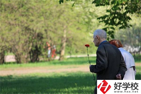 懷化有退役軍人可以讀的中職學(xué)校嗎？有什么優(yōu)待？