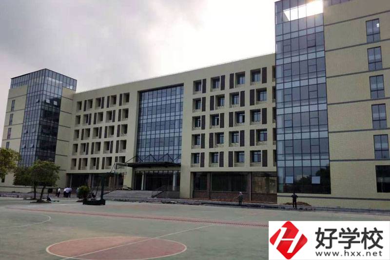 永州工業(yè)貿(mào)易中等專業(yè)學校有哪些專業(yè)？