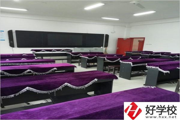 湘中幼兒師范高等?？茖W(xué)校(中職部)實(shí)訓(xùn)室