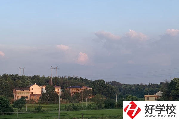 張家界高鐵鐵路學(xué)校好不好？就業(yè)前景怎么樣？