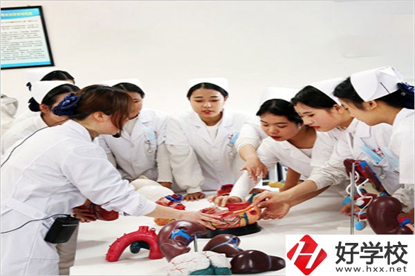 懷化啟航衛(wèi)校是中專還是技校？怎么到校？