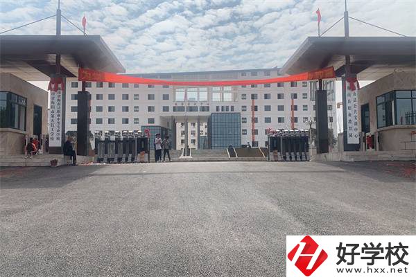 衡陽(yáng)哪些學(xué)?？梢詫W(xué)美容美發(fā)？好就業(yè)嗎？