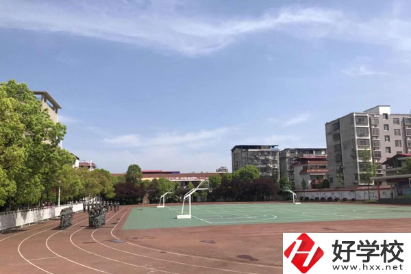 常德安鄉(xiāng)有沒有學(xué)美發(fā)與形象設(shè)計(jì)的中專？
