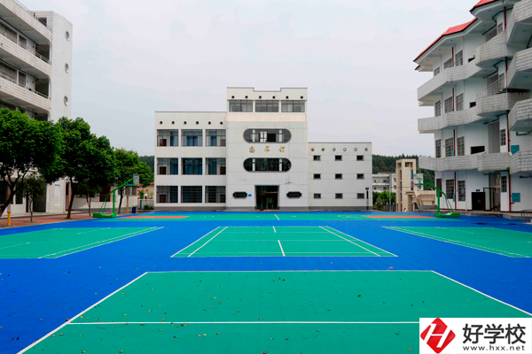 郴州市理工職業(yè)技術(shù)學(xué)校是公辦還是民辦？學(xué)費貴不貴？