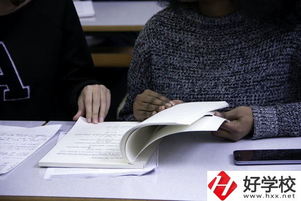 湖南懷化商業(yè)學(xué)校環(huán)境好不好？宿舍怎么樣？