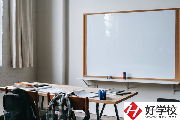 株洲市生物工程中專學(xué)校有哪些專業(yè)？怎么選好呢？