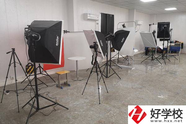 邵陽市中南科技職業(yè)學校有哪些熱門專業(yè)？