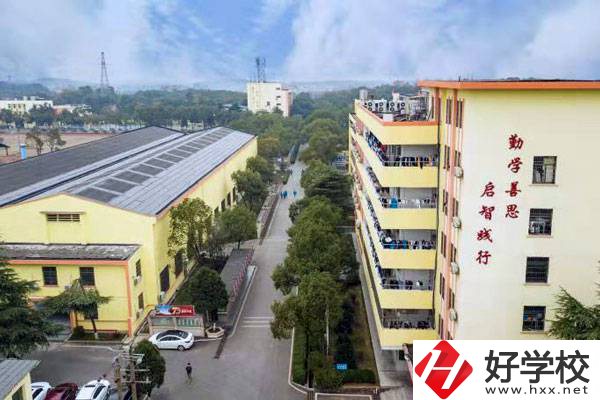 衡陽(yáng)市鐵路運(yùn)輸職業(yè)學(xué)校有哪些特色專(zhuān)業(yè)？