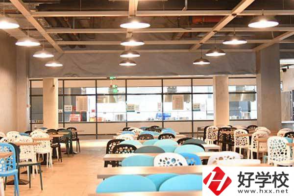 長沙湘麓醫(yī)藥中專怎么樣？有哪些專業(yè)？
