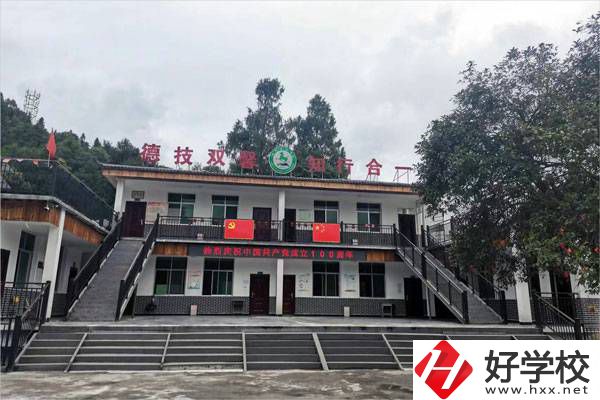湘西乾城旅游學(xué)校是中專嗎？學(xué)校怎么樣？