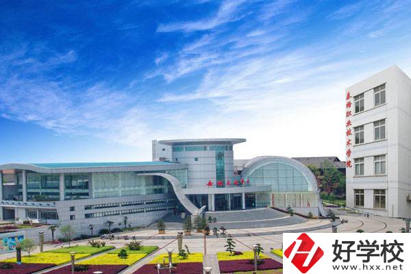 泰格林紙技工學(xué)校有哪些辦學(xué)優(yōu)勢(shì)？