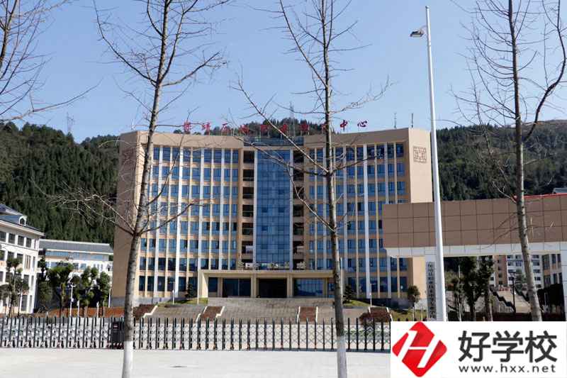 保靖縣中等職業(yè)技術(shù)學(xué)校好不好？有什么招生專業(yè)？
