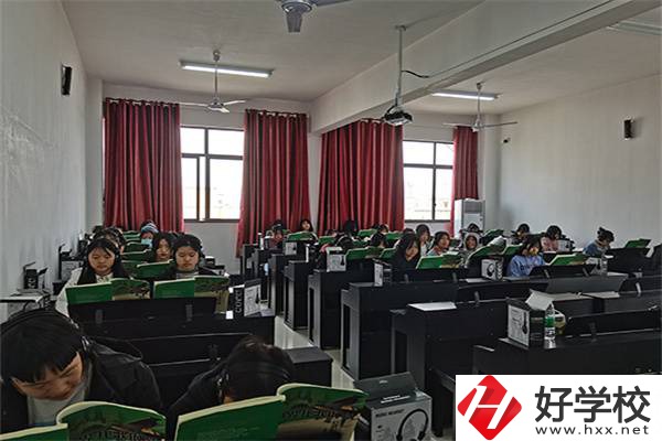 懷化市城南職校有美術(shù)專業(yè)嗎？