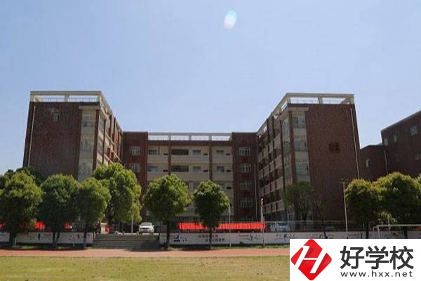岳陽(yáng)市高級(jí)技工學(xué)校開設(shè)了哪些熱門專業(yè)？