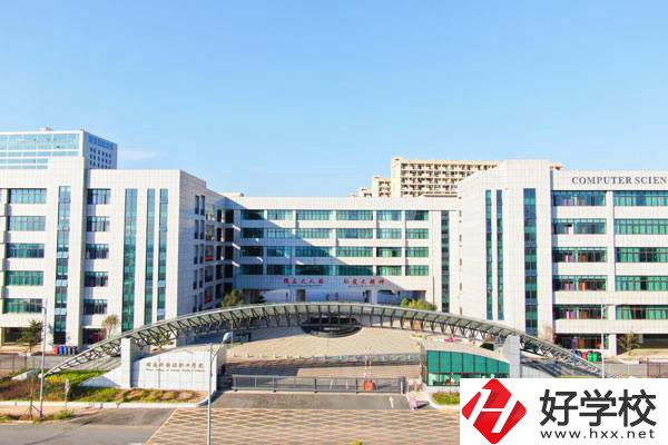 長沙學(xué)外語讀什么職校好？有什么辦學(xué)優(yōu)勢？