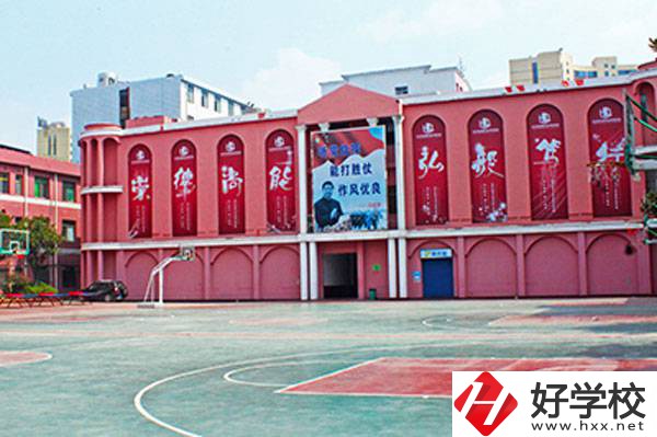 長沙環(huán)球職業(yè)中專開設(shè)了哪些熱門專業(yè)？