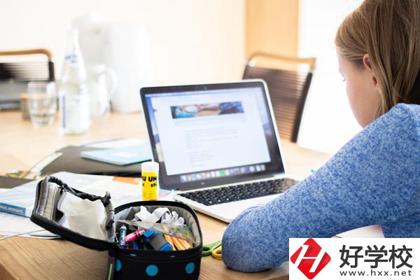湖南經(jīng)濟(jì)貿(mào)易職業(yè)中專學(xué)校專業(yè)有哪些？就業(yè)率如何？