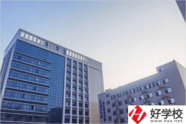 湖南辦學條件好的民辦技校有哪些？學費多少錢一年？