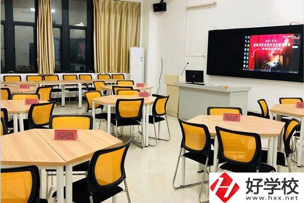 湘潭鋼鐵中職在哪里？辦學(xué)條件怎么樣？