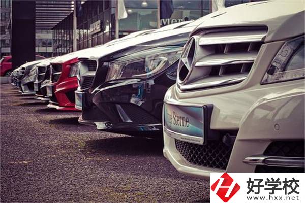 女生在湖南讀職高學(xué)什么專業(yè)好？可以參加高考嗎？