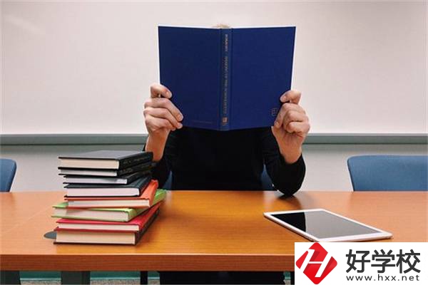 湖南初中畢業(yè)成績(jī)非常差選什么學(xué)校好？還有前途嗎？