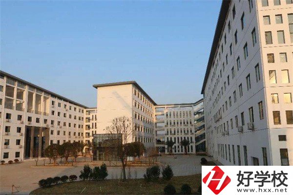 衡陽哪些中職可以學(xué)醫(yī)美專業(yè)？專業(yè)就業(yè)前景如何？