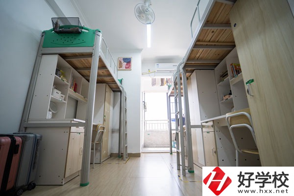 湖南智云技工學(xué)校怎么樣？收費(fèi)標(biāo)準(zhǔn)是怎樣的？