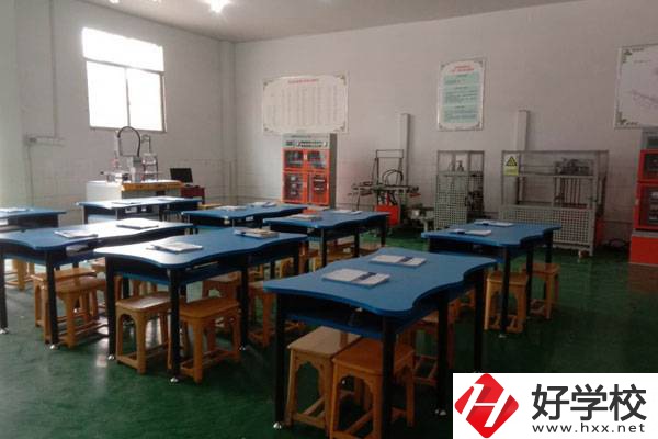 湘西涉外經(jīng)濟(jì)職業(yè)學(xué)校辦學(xué)條件怎么樣？有哪些特色專業(yè)？