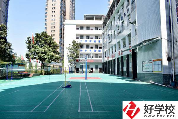 漣源市科技職業(yè)學(xué)校位置在哪里？校園環(huán)境怎么樣？