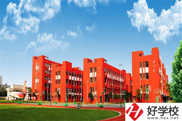 長(zhǎng)沙開福區(qū)共有幾所中職學(xué)校？有沒(méi)有公辦的？