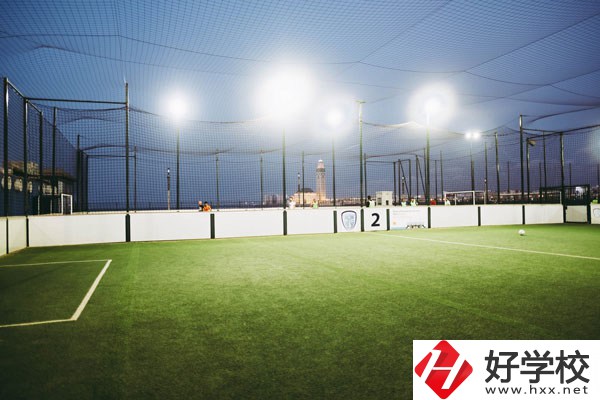 核工業(yè)衛(wèi)生學(xué)校助產(chǎn)專業(yè)怎么樣？宿舍怎么樣？