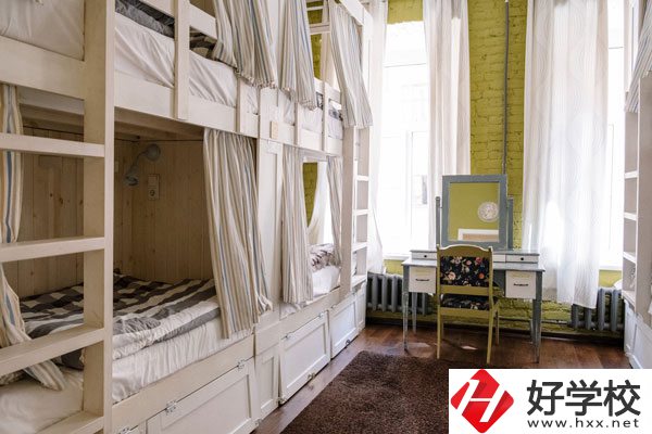 核工業(yè)衛(wèi)生學(xué)校助產(chǎn)專業(yè)怎么樣？宿舍怎么樣？