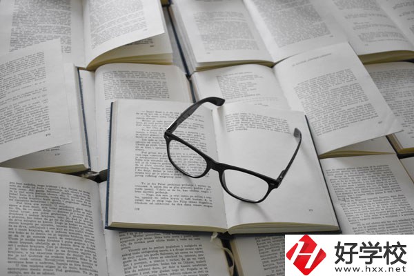 女生在衡陽讀衛(wèi)校怎么樣？有前途嗎？