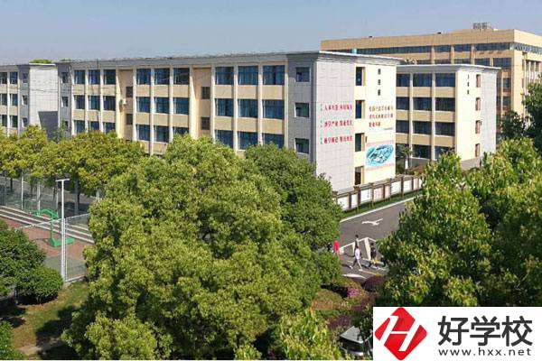 岳陽平江共有幾所中專？學(xué)校辦學(xué)有特色嗎？