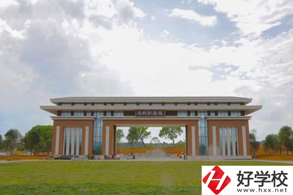 郴州思科中等職業(yè)學(xué)校有哪些優(yōu)秀教師？