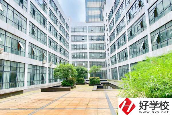 湖南曙光科技技工學(xué)校怎么樣？有哪些熱門專業(yè)？