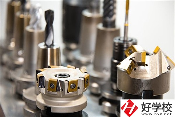 益陽不參加中考可以上中專嗎？有什么專業(yè)推薦？