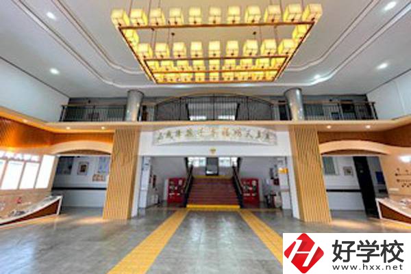 長(zhǎng)沙自立中等職業(yè)技術(shù)學(xué)校有什么特色專(zhuān)業(yè)？