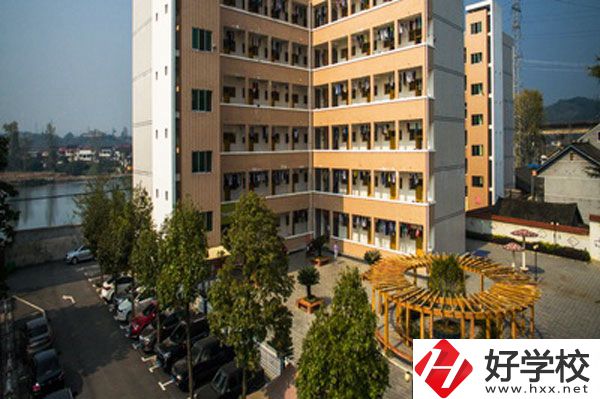 懷化芷江民族職業(yè)中專怎么樣？有哪些專業(yè)？