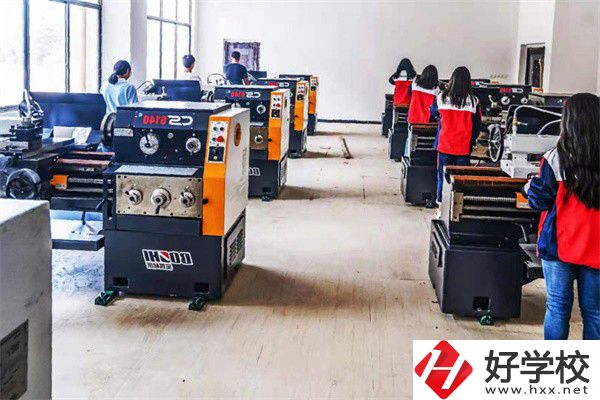 新化楚怡職校好不好？有些什么專業(yè)？