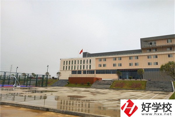婁底民辦中職學(xué)校怎么樣？民辦中職值得就讀嗎？
