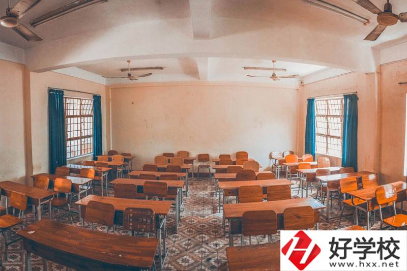 婁底職業(yè)技術(shù)學(xué)院有哪些專業(yè)？學(xué)費(fèi)貴不貴？