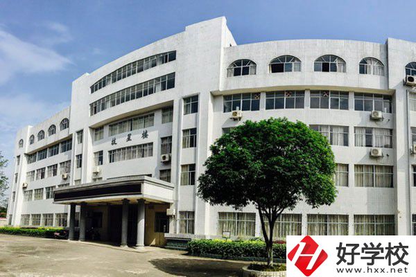 漣源市工貿(mào)職業(yè)中等專業(yè)學(xué)校免學(xué)費嗎？