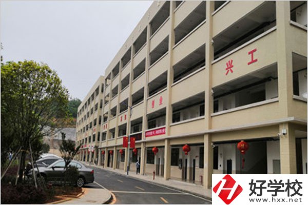 郴州臨武職業(yè)中專怎么樣？教學(xué)條件好不好？